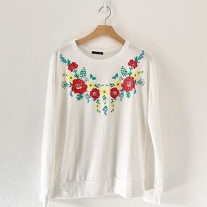 🦋 3/$15 Sweet Claire Floral Trim Sweater